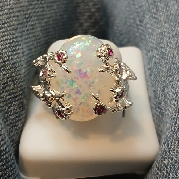 Ring - Picture 3 of 9